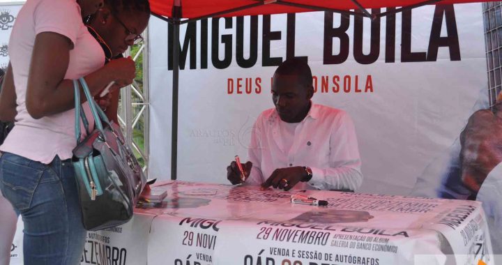 Miguel Buila na Praça da da Independência