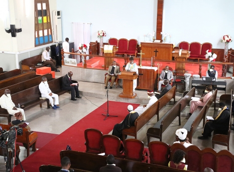 Líderes cristãos e muçulmanos suplicaram a Deus fim do COVID 19. (Foto: Edições Nov)