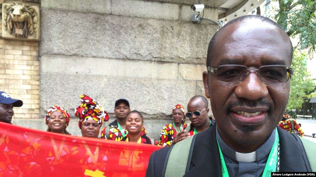 Dom-Manuel-Imbamba-bispo-angolano