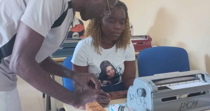 SBA promove abertura de sala de aula para alfabetização em Braille