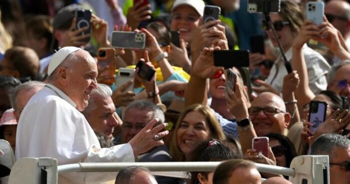 Papa pede orações pela paz: ‘Vivemos guerra mundial’