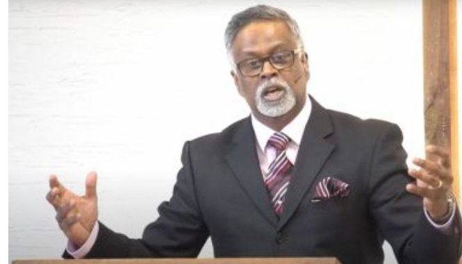 Pastor preso após comentar sobre o Islã e sexo biológico.