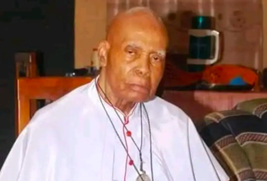 O padre católico mais velho da Nigéria, Monsenhor Thomas Oleghe, morre aos 104 anos
